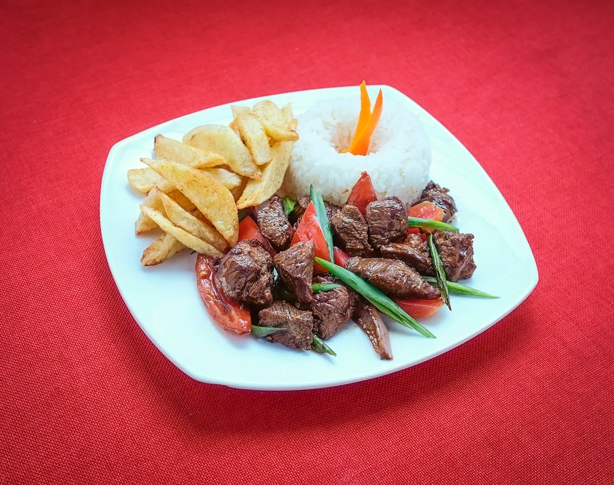 Lomo saltado